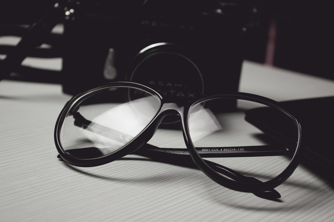 glasses, spectacles, eyewear, reading glasses, accessory, focus, monochrome, black and white, spectacles, spectacles, spectacles, spectacles, spectacles, eyewear, eyewear, focus, focus, focus